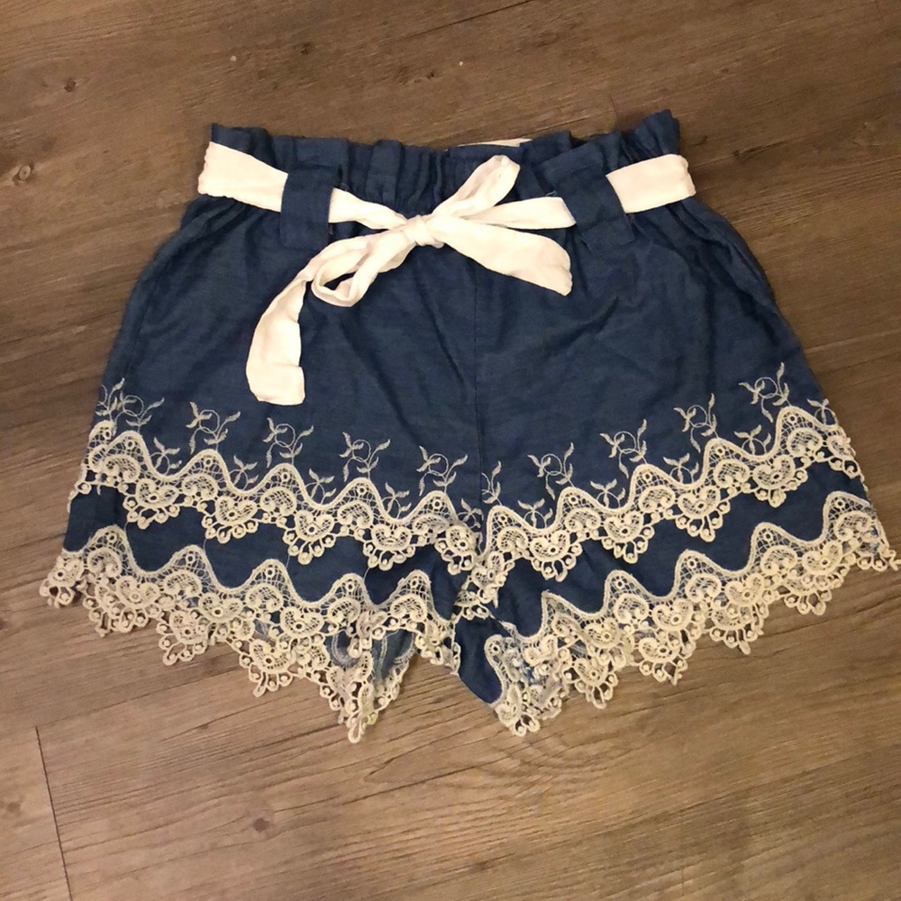 Chambray shorts with lace and bow. Size large